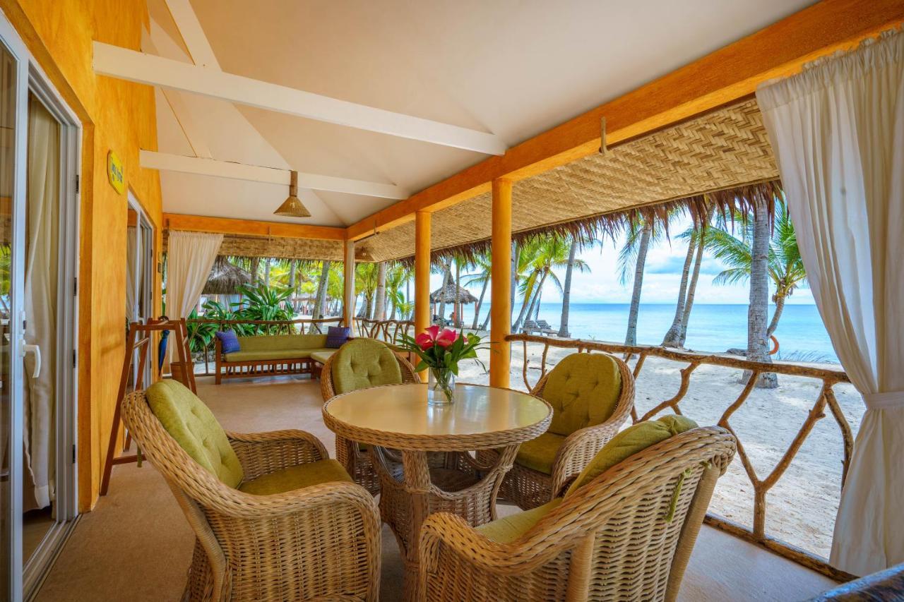 Coco Grove Beach Resort, Siquijor Island المظهر الخارجي الصورة A veranda
