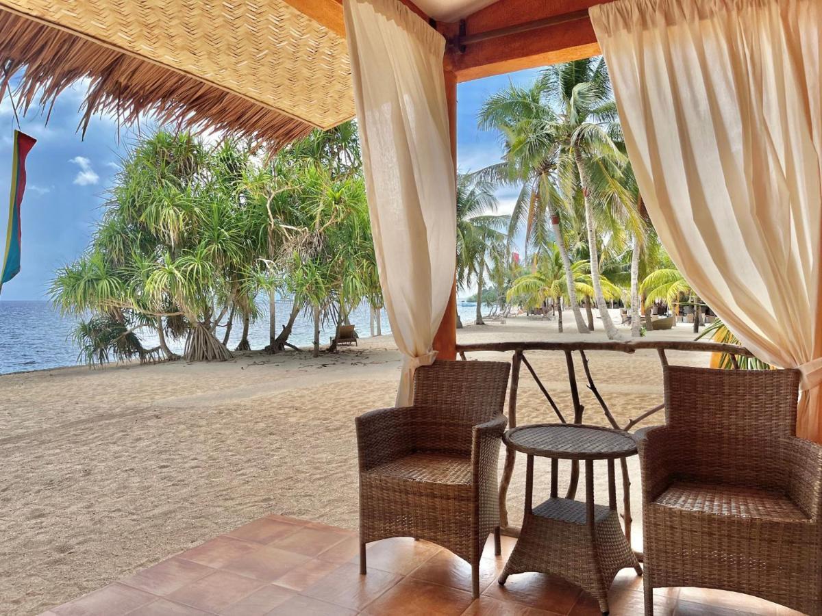 Coco Grove Beach Resort, Siquijor Island المظهر الخارجي الصورة Beachfront at the Shangri-La Resort