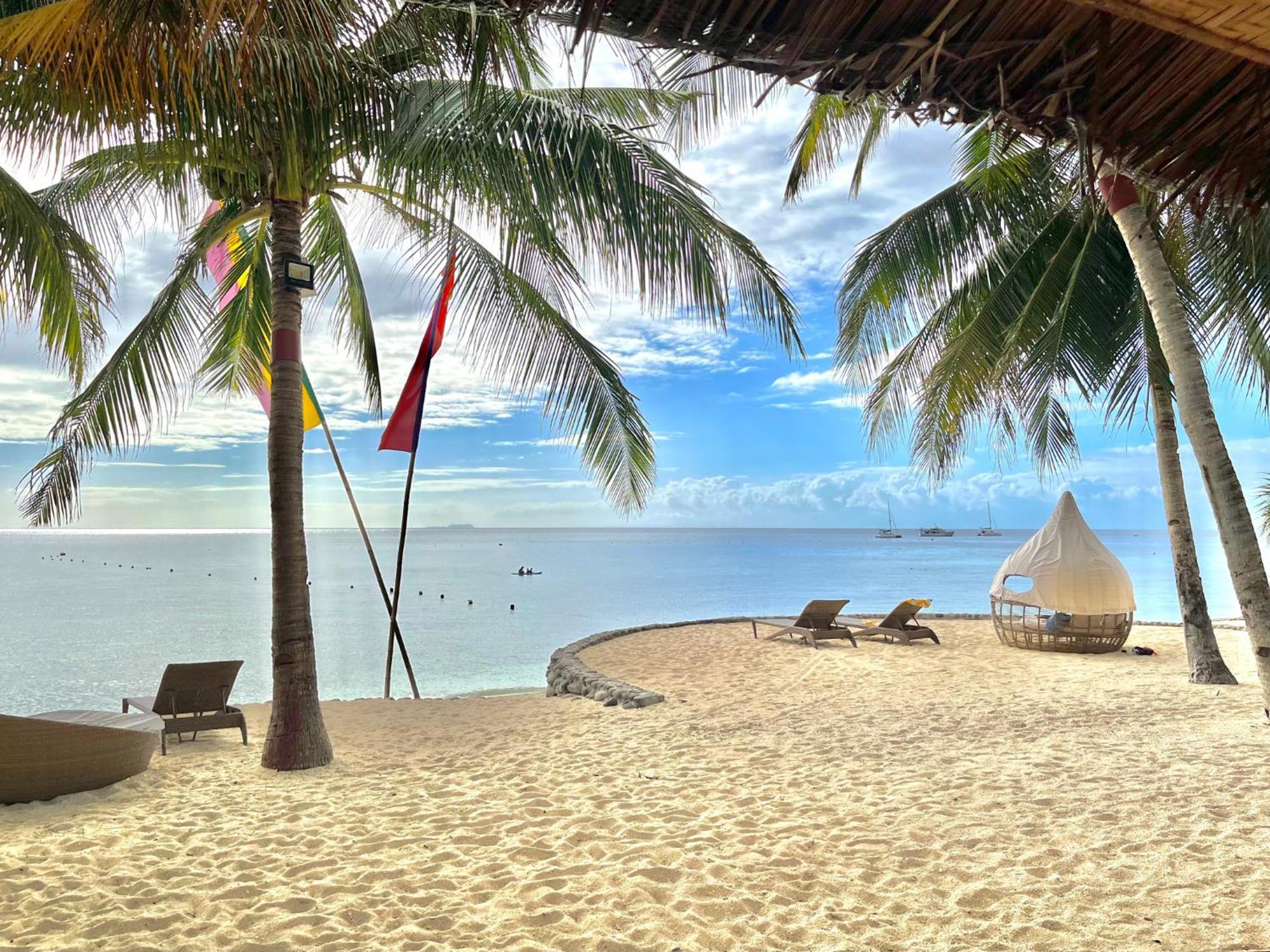 Coco Grove Beach Resort, Siquijor Island المظهر الخارجي الصورة Beach at the Shangri-La Resort