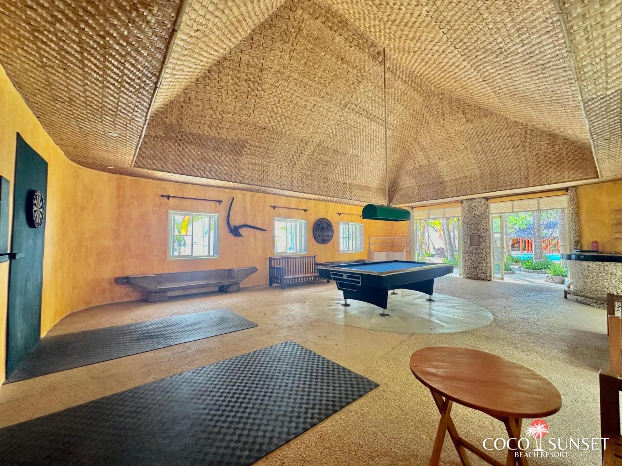 Coco Grove Beach Resort, Siquijor Island المظهر الخارجي الصورة The interior of the clubhouse