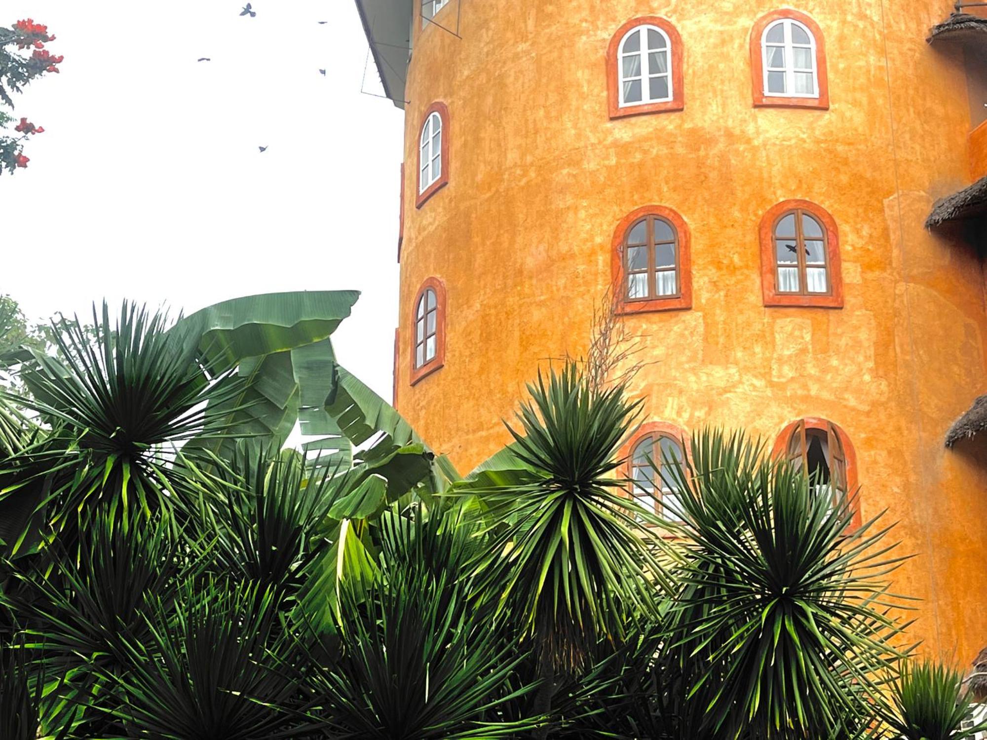 Coco Grove Beach Resort, Siquijor Island الغرفة الصورة The castle of the former German colony Bagaya